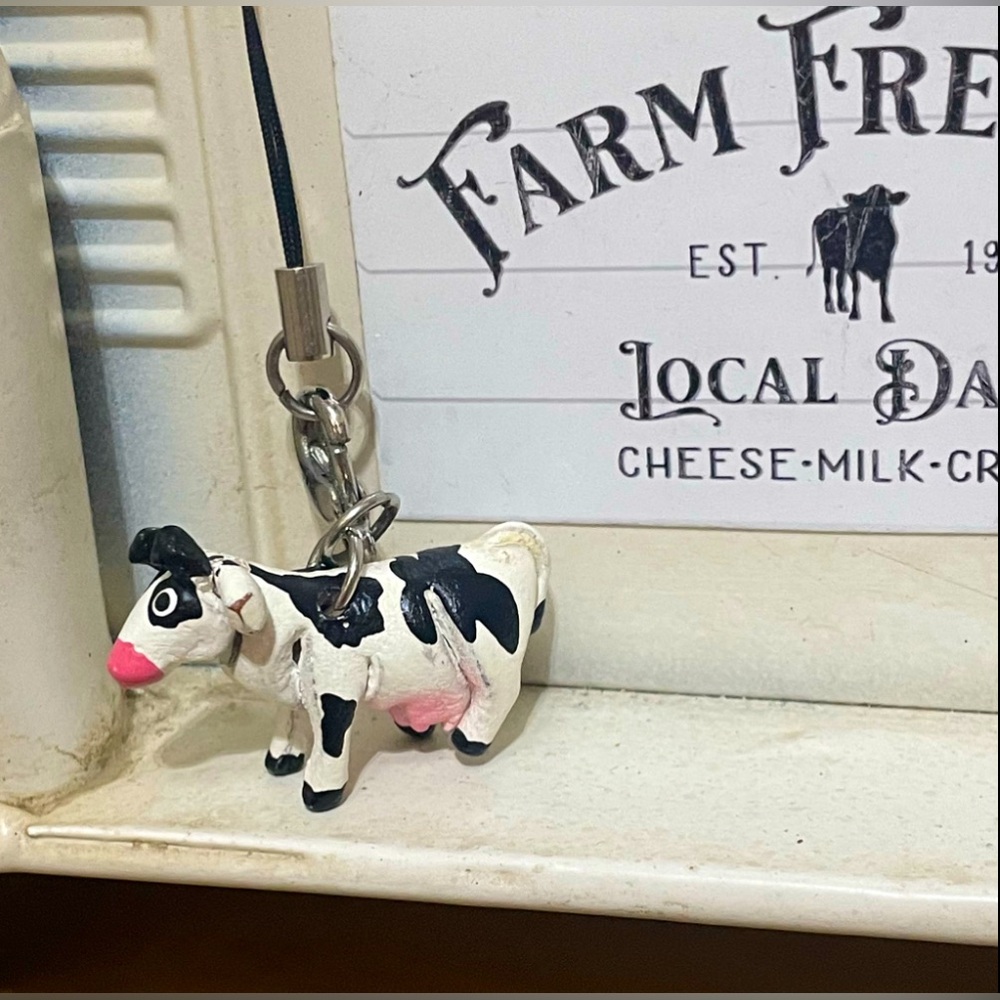 Vtg. CAS Crafts Hawaii Genuine Leather Holstein Cow Zipper Pull Ornament NEW!